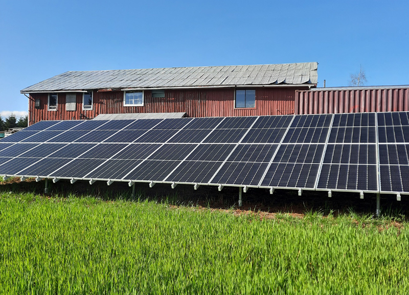 Solar Panels PGE Blanchet Farm cropped Ryan Serle (1)