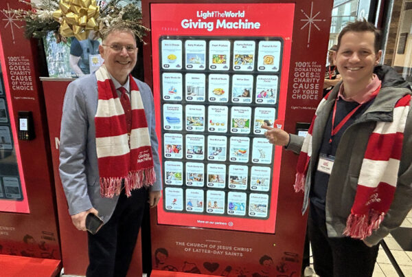 2025 Giving Machine Scott Kerman and Steve Cook at Washington Square Mall.